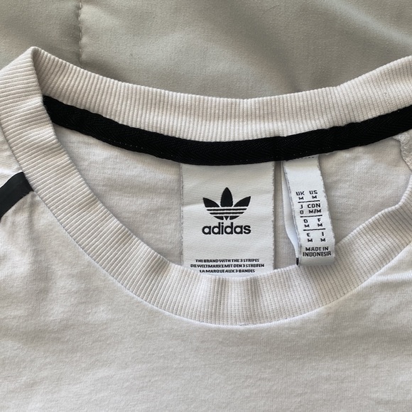 Adidas tee shirt - Picture 3 of 3